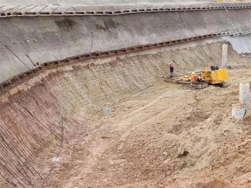 鄂温克基坑边坡加固